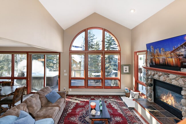 Building Photo - 2655 Windward Way