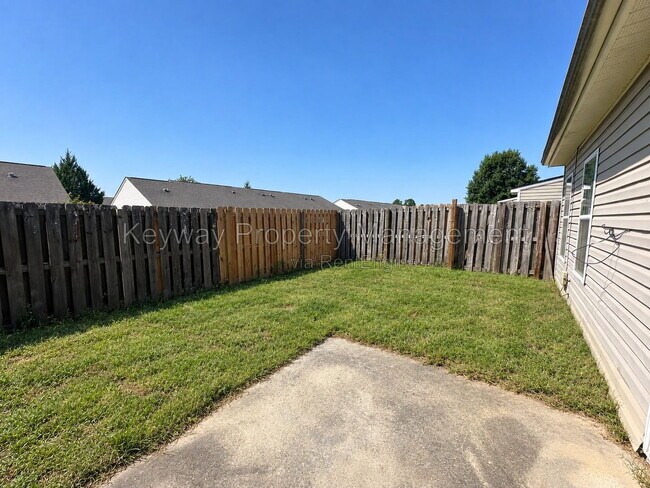 Foto del edificio - 1232 Longpoint Dr