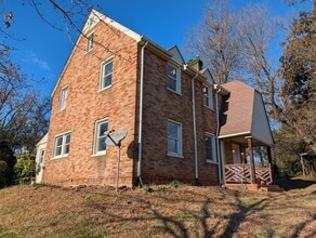 Building Photo - 330 Stafford St