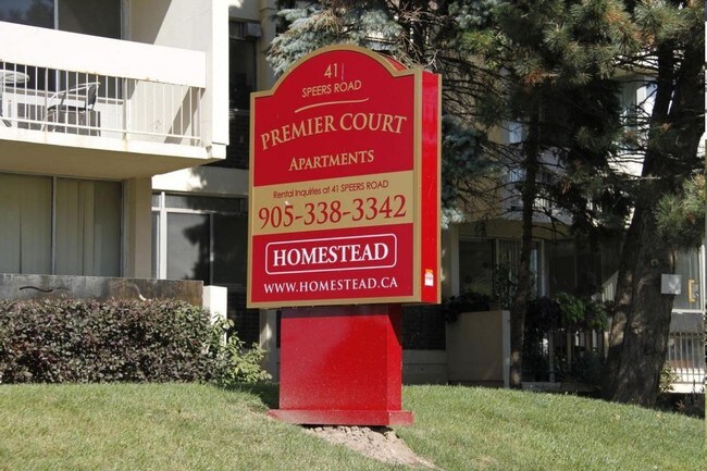 Photo du bâtiment - Premier Court Apartments