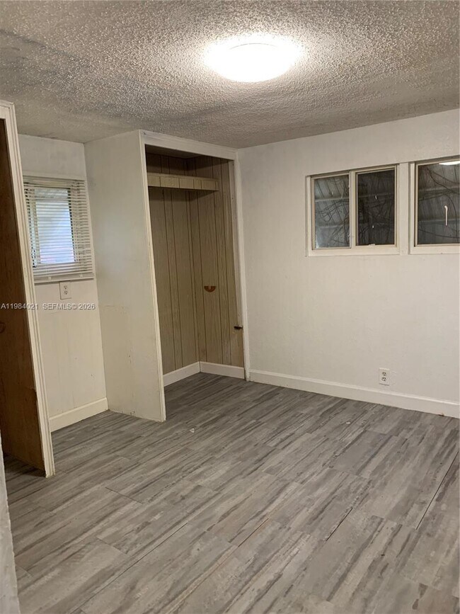 Foto del edificio - 11840 Cove Pl