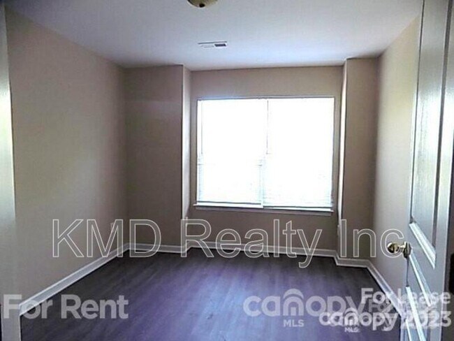 Building Photo - 6462 Royal Celadon Way