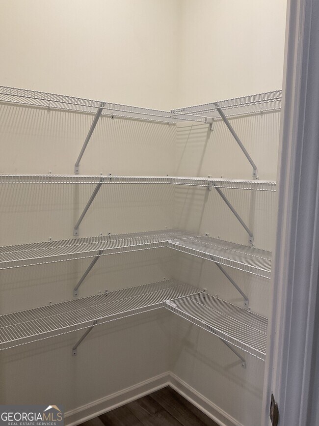 Foto del edificio - 305 Pond Ct