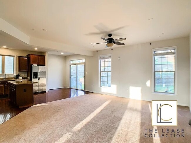 Building Photo - 12910 Hallwood Pl