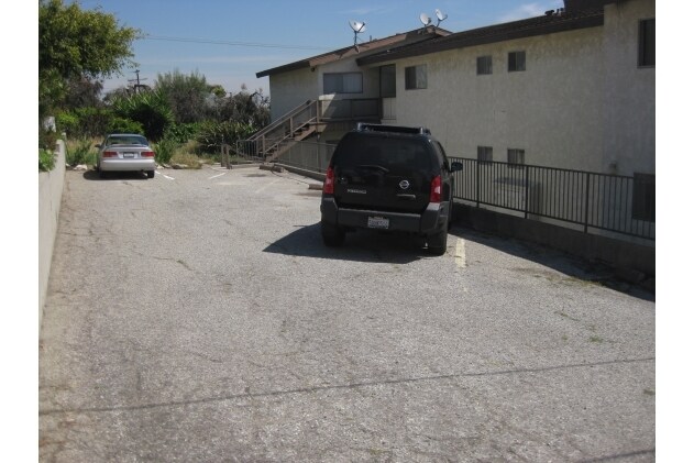 Building Photo - 2701 S Peck Ave