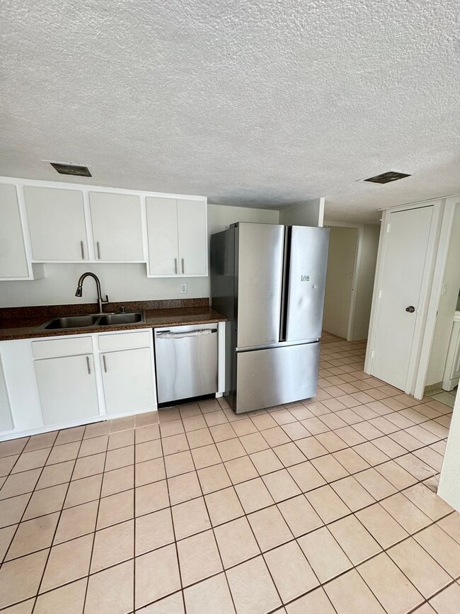 Photo - PET FRIENDLY 3 Bed, 1 Bath, 1 parking ELECTRIC INCLUDED House
