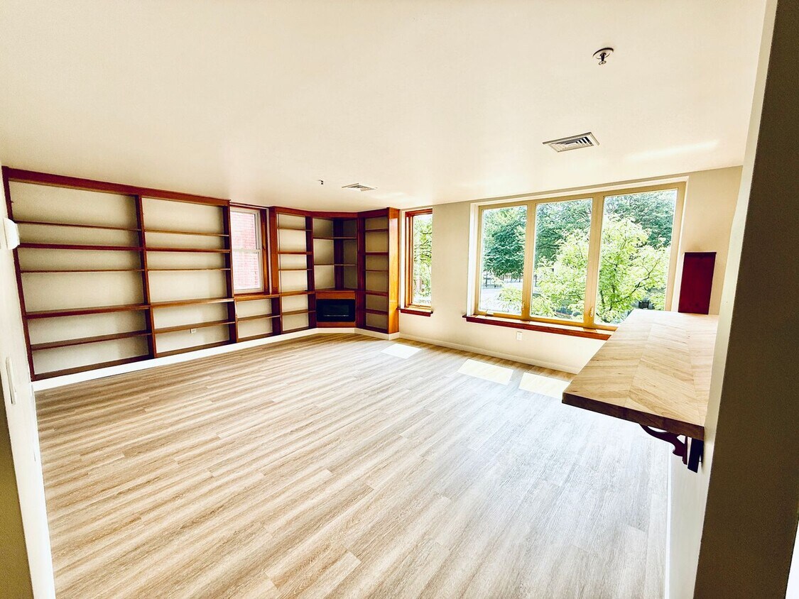 Foto principal - Just listed for rent and ready - Stylish C...