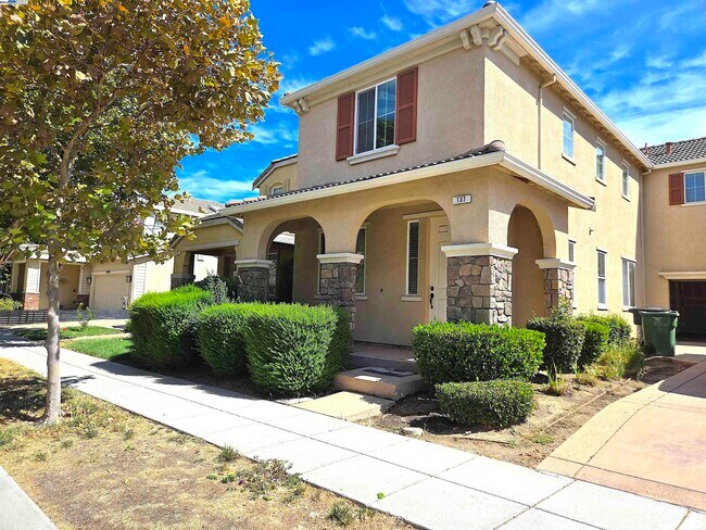 Building Photo - 137 W Questa Trail