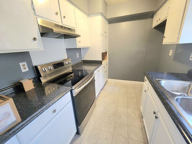 Foto del edificio - 3 bedroom/2bath  $1295/mth