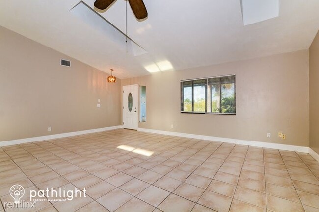 Building Photo - 3 br, 2 bath House - 2360 Date Palm Dr