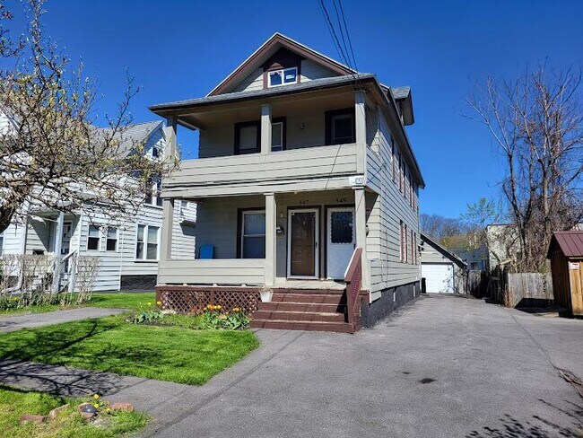 Foto del edificio - 547 Hickok Ave