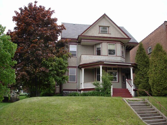 Building Photo - 1811 E 2nd St