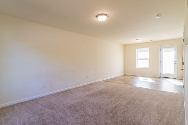 Foto del edificio - Conveniently Located Phenix City Home 3/2.5