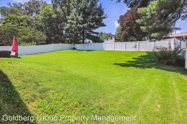 Building Photo - 4 br, 3 bath House - 2711 Weller Road