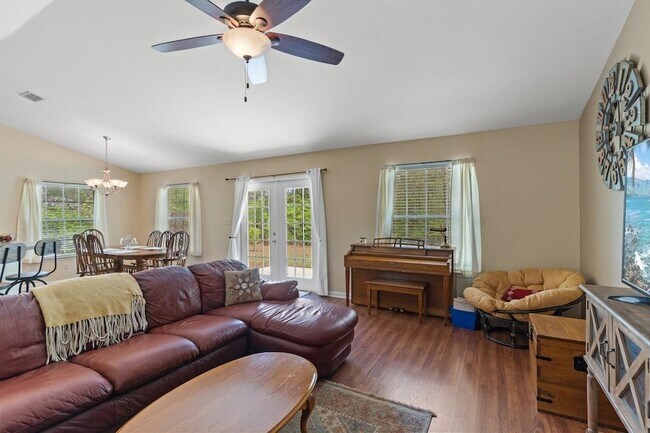 Foto del edificio - 39 Chestnut Ln