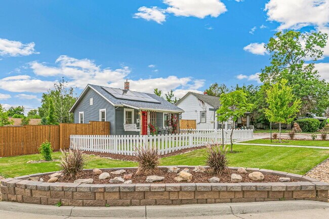 Foto del edificio - $2,595, 3-bed, 2-bath, located in Denver w...