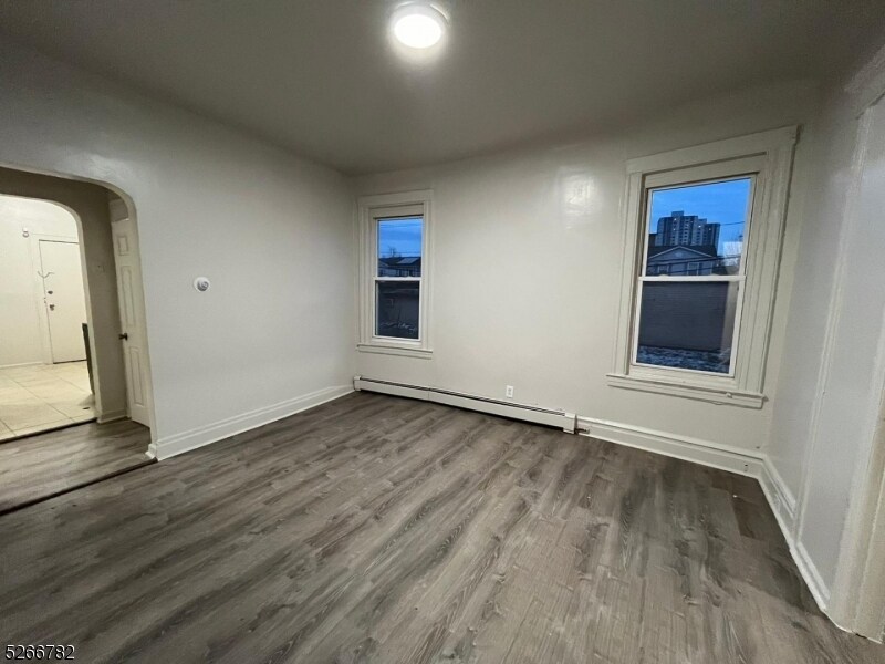 Primary Photo - 39 3rd St