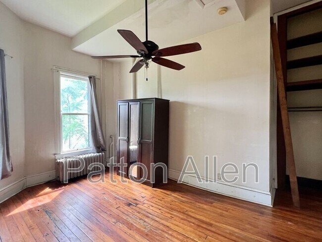 Building Photo - 33 Starnes Ave