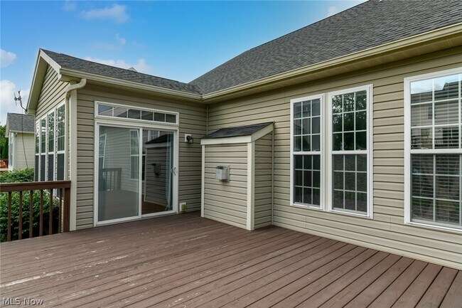 Foto del edificio - 200 Weatherstone Ct