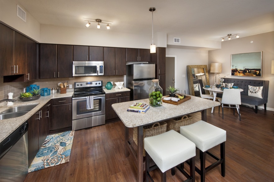 Cottonwood Bayview Rentals Saint Petersburg, FL