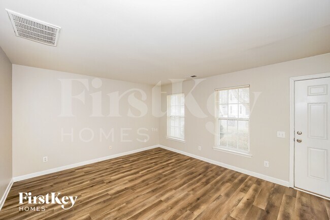 Foto del edificio - 5327 Peachwood Dr