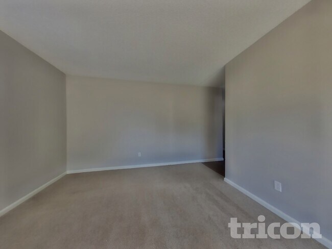 Foto del edificio - 5294 Acacia Way