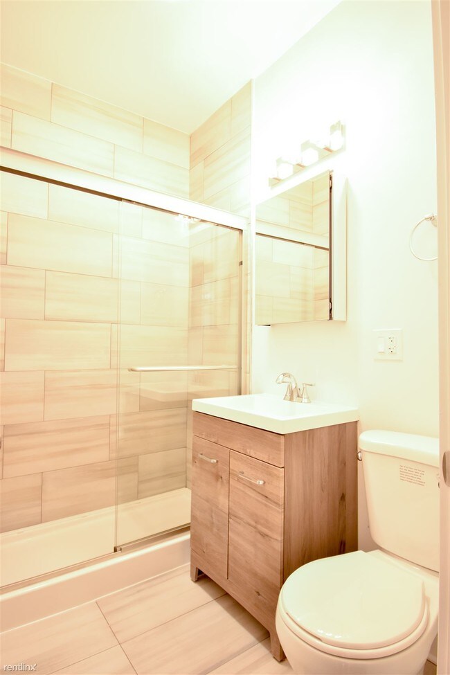Building Photo - 2 br, 1 bath  - 3352 N Broadway 1Fc