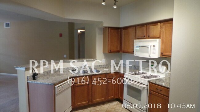 Building Photo - 5350 Dunlay Dr