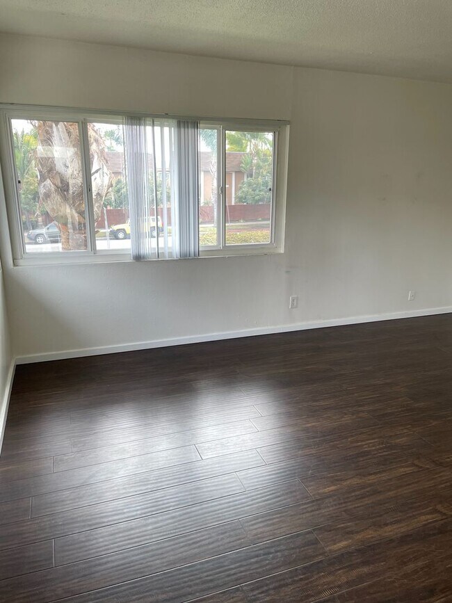 Foto del edificio - Bright 2 bed 1 bath in Pacific Beach