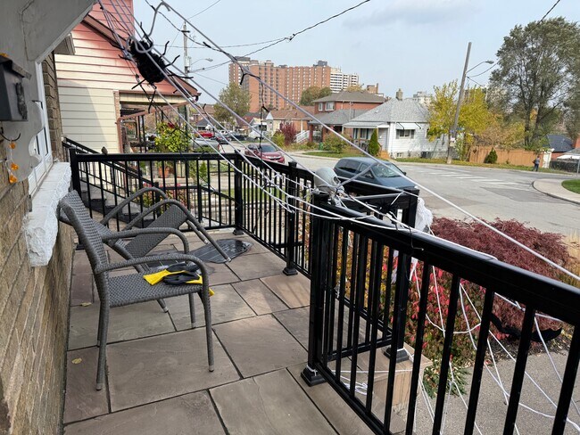 Building Photo - 50 Dynevor Rd