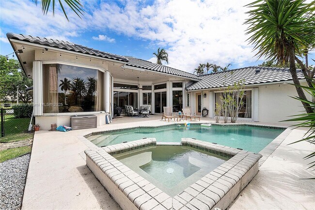 Foto del edificio - 5925 NW 97th Dr