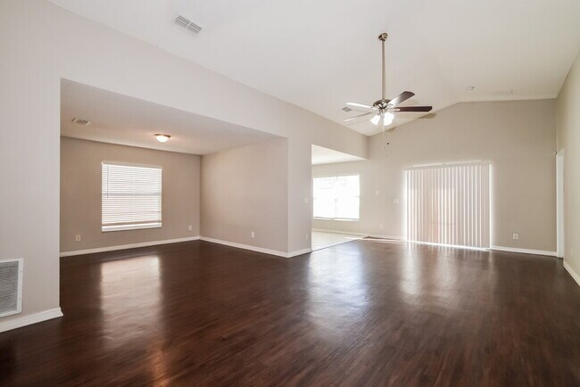 Building Photo - 2100 Mallard Creek Cir