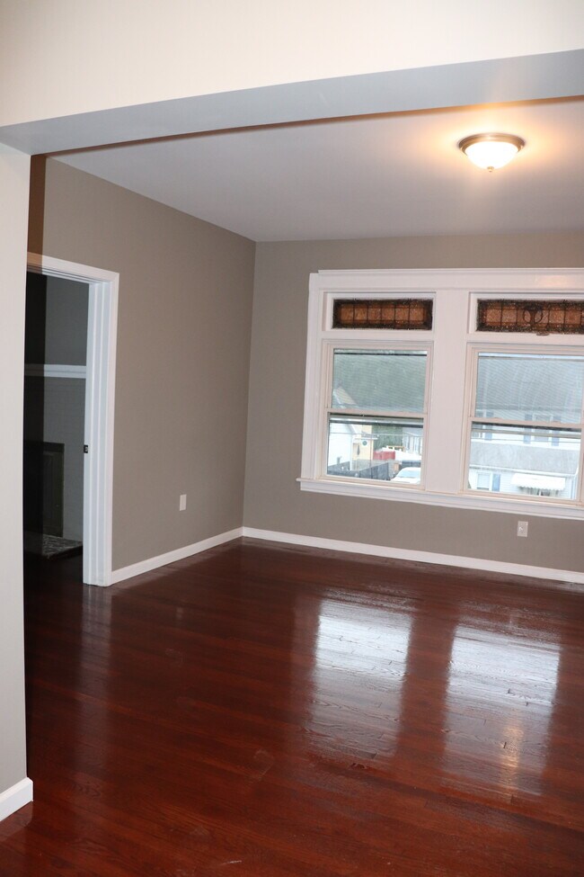 Living room - 620 Hawley Ave