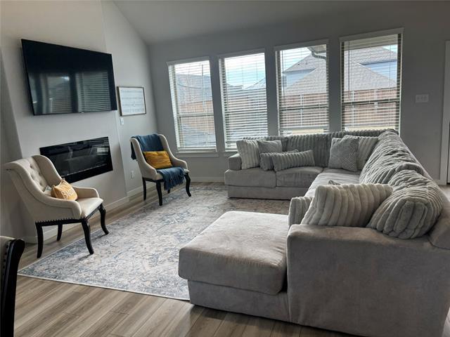 Building Photo - 2029 Dovedale Dr