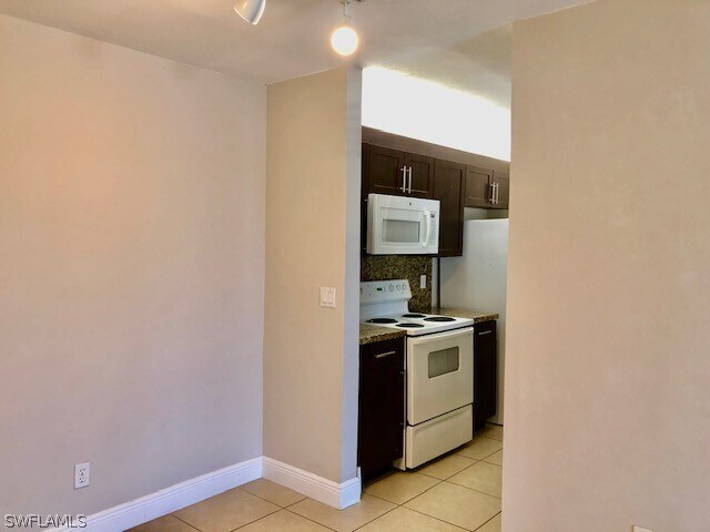 Building Photo - 150 Santa Clara Dr