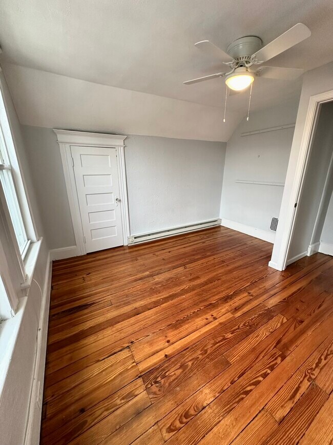 Foto del edificio - 176 Woodland Ave