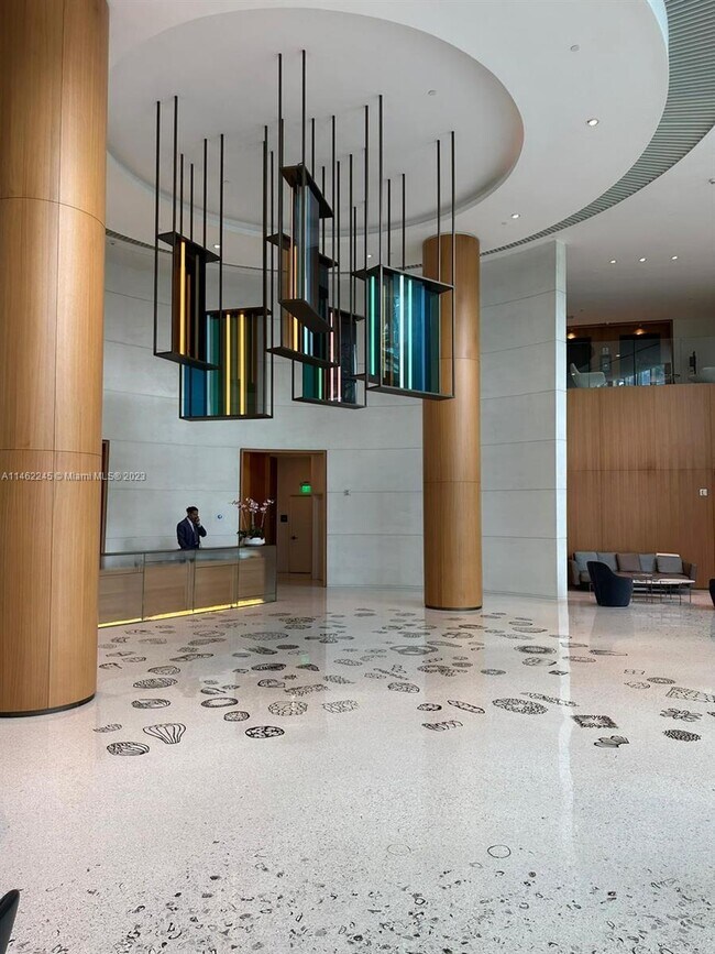 Foto del edificio - 1000 South Pointe Dr