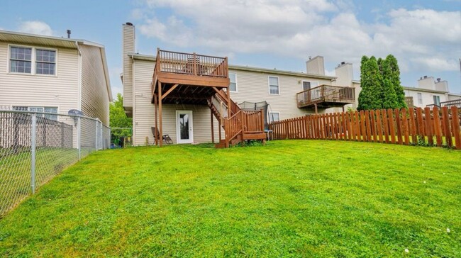 Building Photo - 12 Parkshores Dr