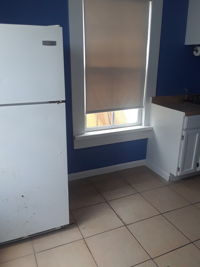 Kitchen - 2407 40th St