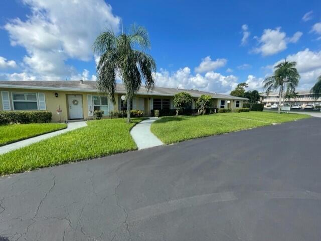 Building Photo - 2401 E Palm Ln