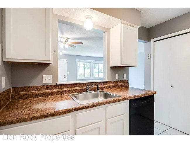Building Photo - 2 br, 1 bath House - 8411 Yates Ave. N.