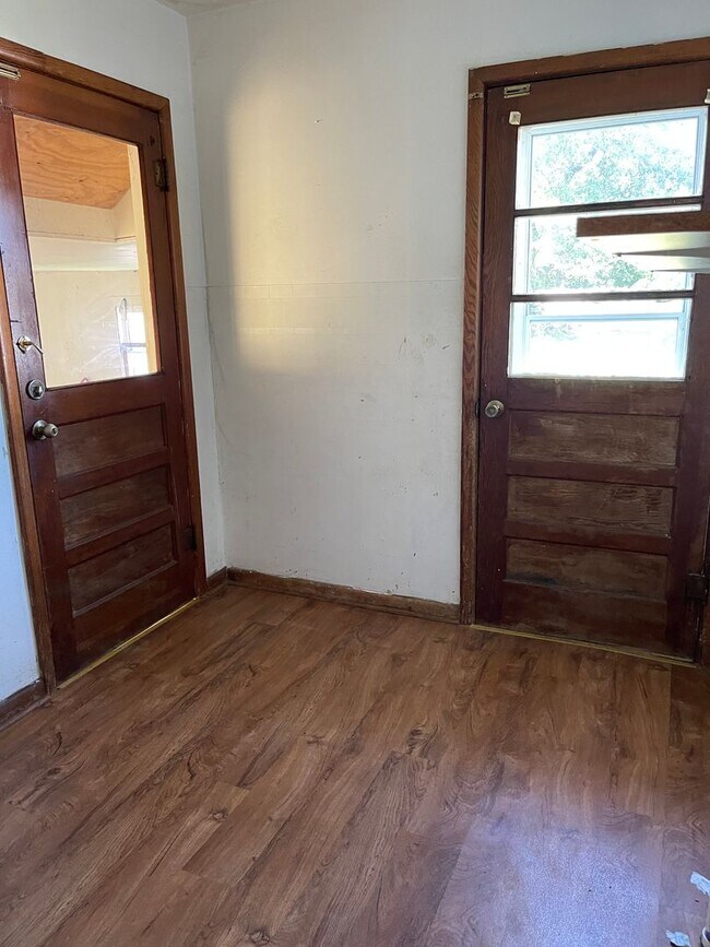 Foto del edificio - 2 BEDROOM 1 BATHROOM HOUSE FOR RENT