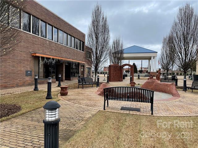 Primary Photo - 200 W Main Ave