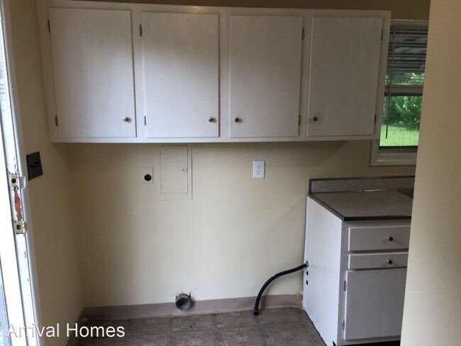 Foto del edificio - 3 br, 1 bath House - 4080 Goldenrod Ct.