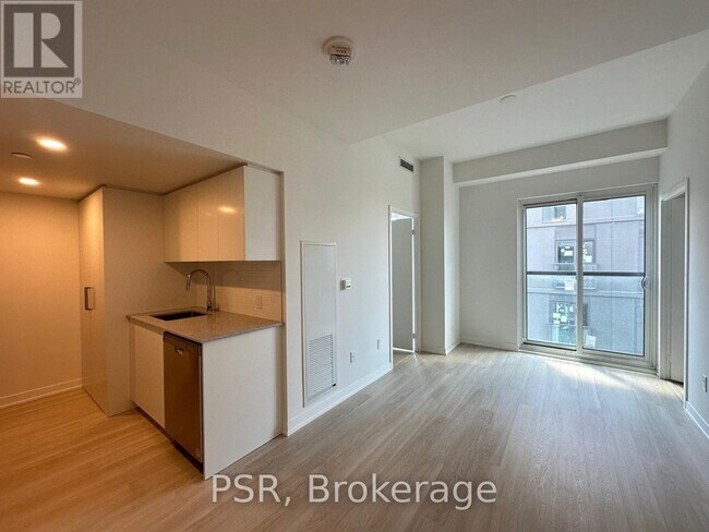 Photo du bâtiment - 500 Wilson Ave