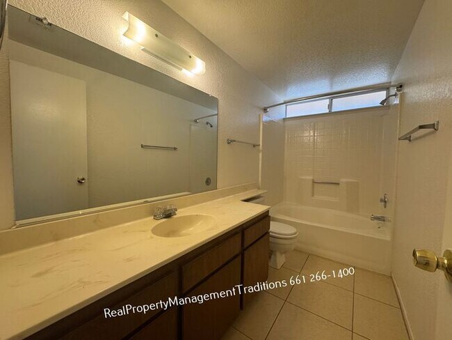 Foto del edificio - Charming Lake Los Angeles 3+2