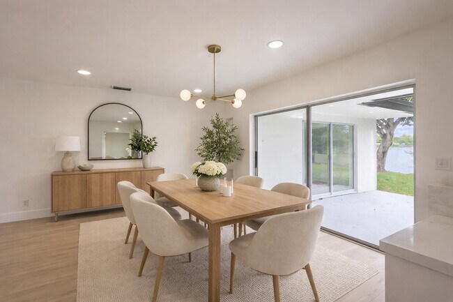 Foto del edificio - 6811 NW 32nd Ave