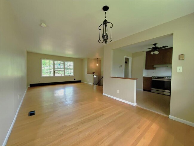 Foto del edificio - 458 Cherry Hill Rd