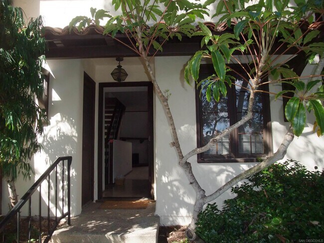 Building Photo - 8614 Villa La Jolla Dr