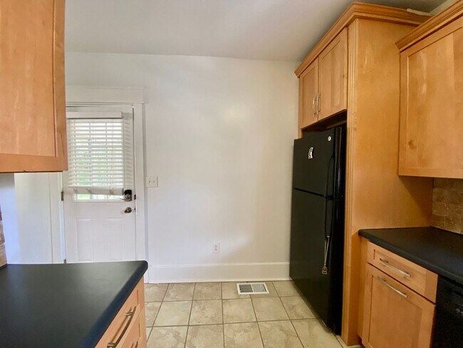 Foto del edificio - Charming 3 Bed/ 2 Bath in the Heart of Oakley Only $2675/mo!